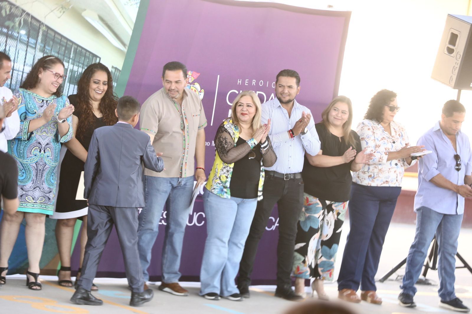 Entrega Presidente Pérez Cuéllar rehabilitación de la Escuela Primaria Club de Leones Rafael Veloz