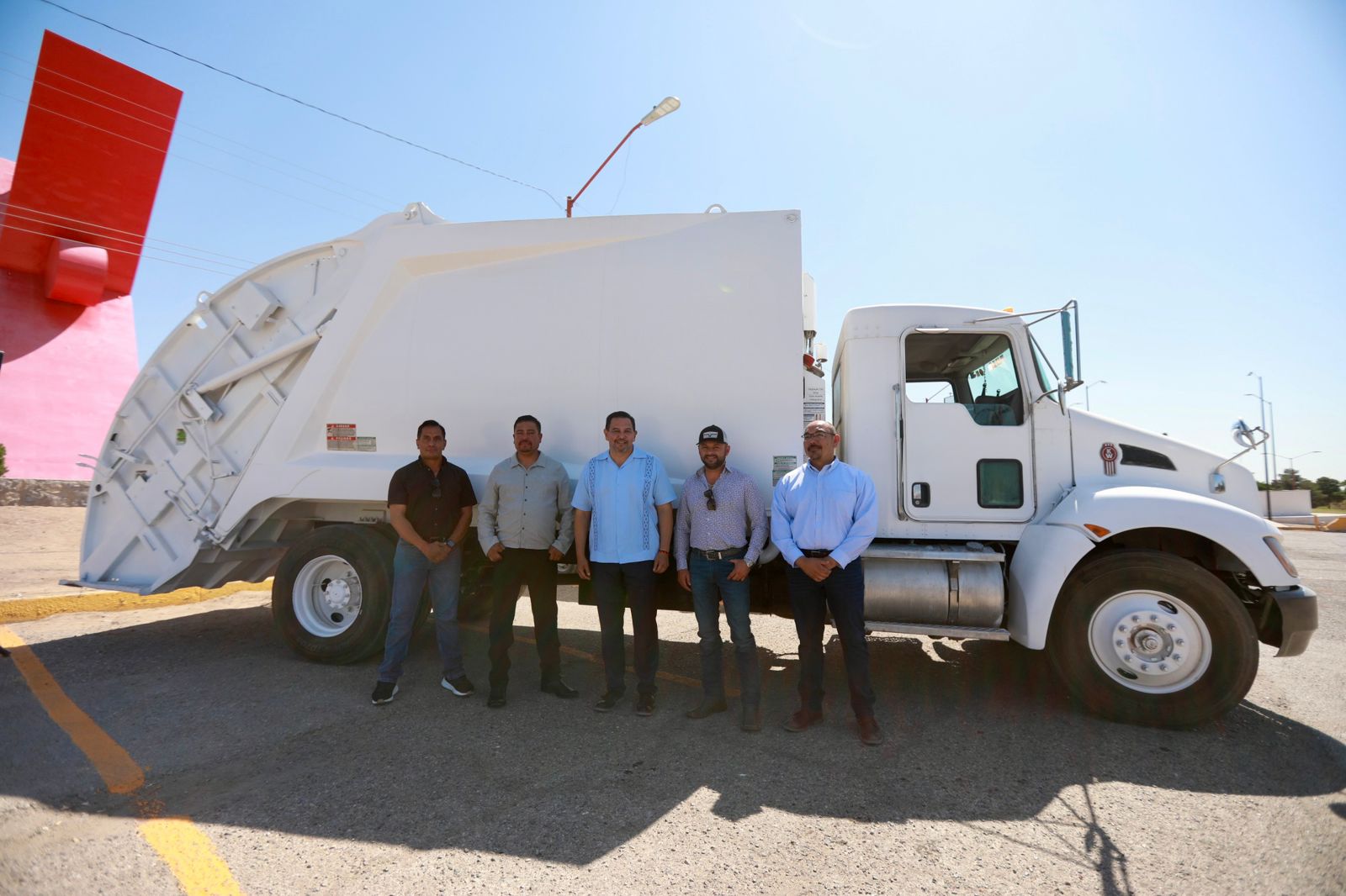 Entrega Cruz Pérez Cuellar camión recolector de basura a Bocoyna