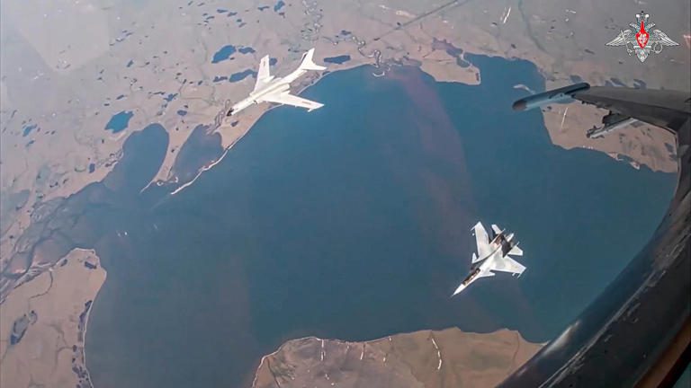 Bombarderos chinos y rusos que volaron cerca de Alaska generan inquietud en EEUU por cooperación