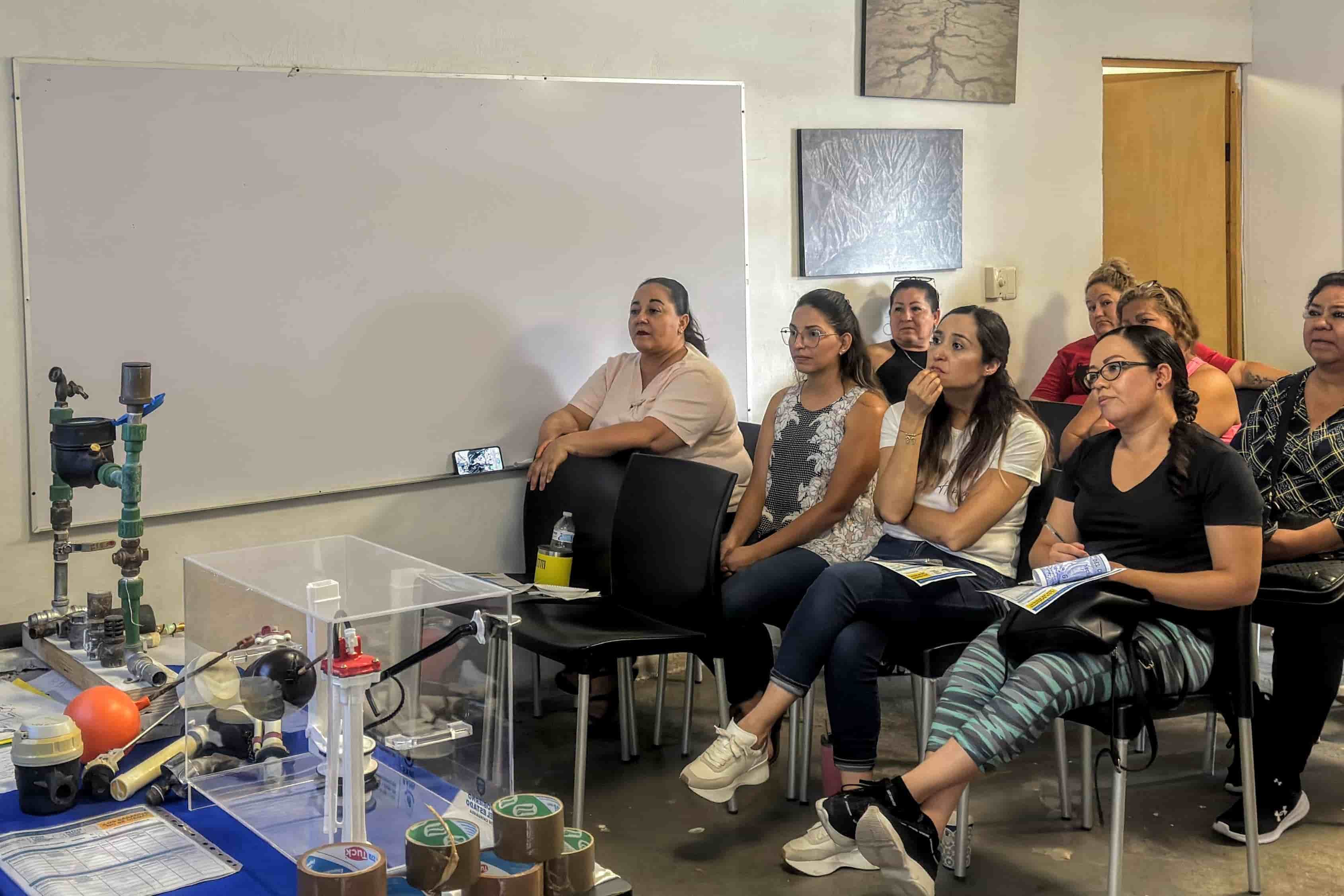 Imparte JMAS Chihuahua curso “Plomería para Mujeres” en la colonia Vistas Cerro Grande
