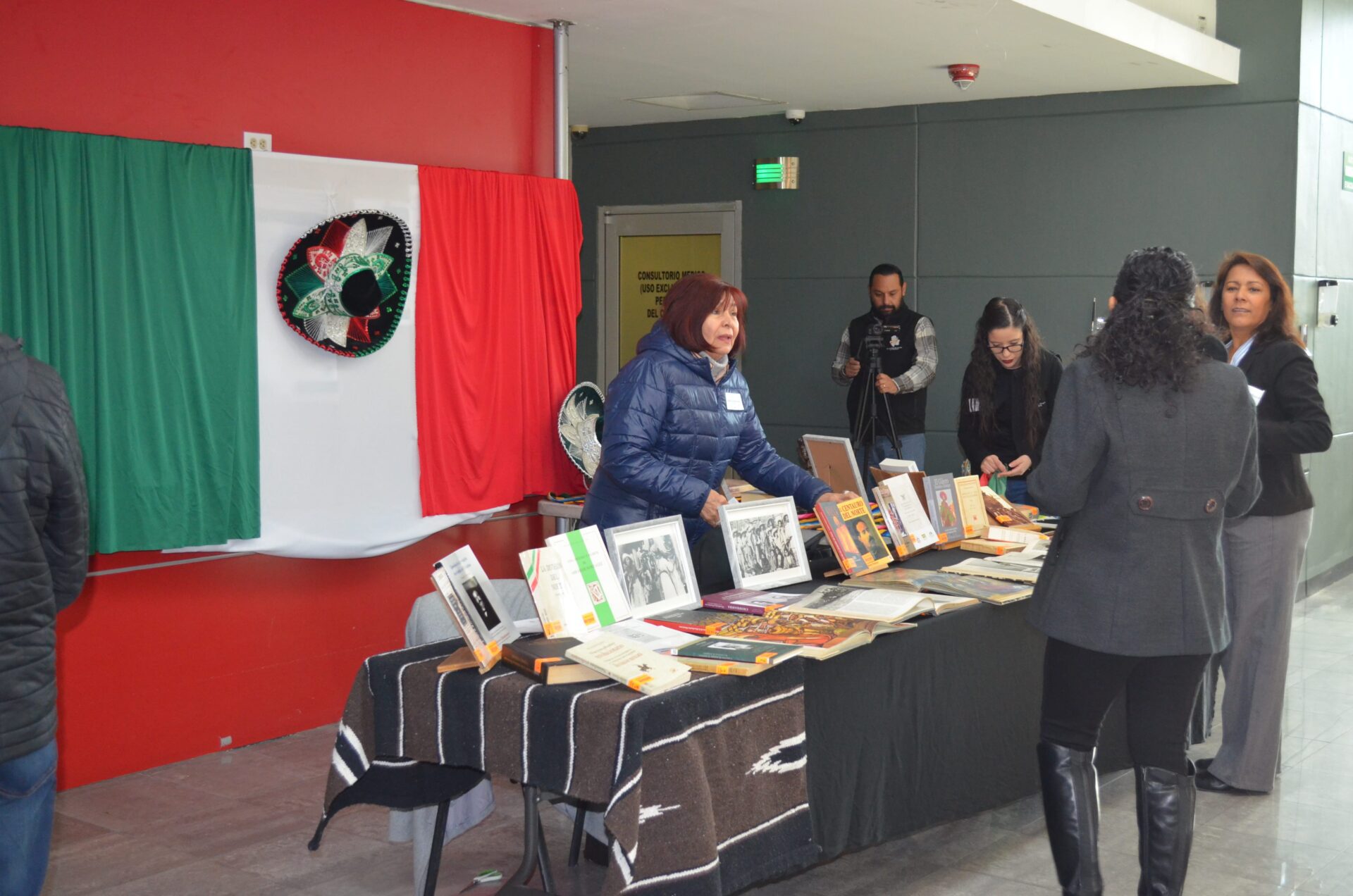 Coloca Biblioteca Legislativa exposición bibliográfica en conmemoración de la Revolución Mexicana